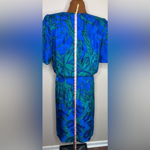 Adrianna Papell  Silk Blue and Green Floral Midi Dress Short Sleeve Size 12 - Picture 10 of 13